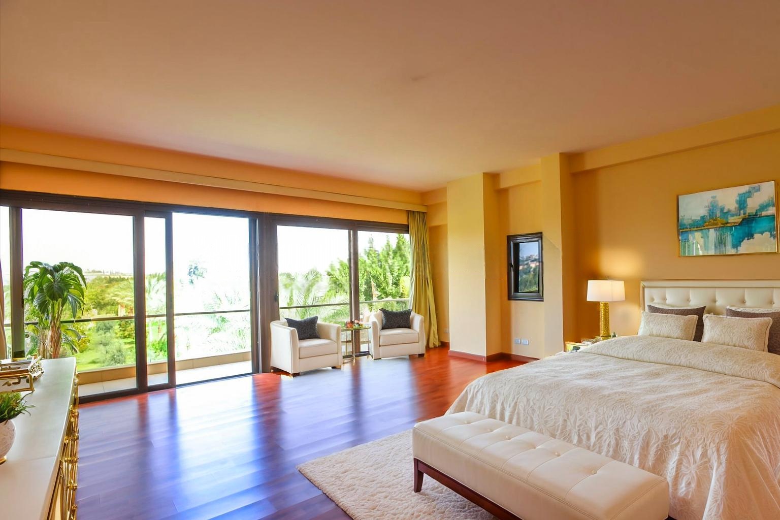 Luxury Room 2